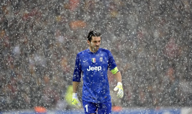 壹号娱乐下载-禁赛风波席卷体坛，明星选手遭重罚，争议背后暗藏行业乱象