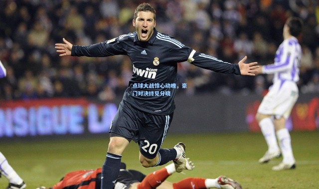 一号娱乐：点球大战惊心动魄，豪门对决终见分晓